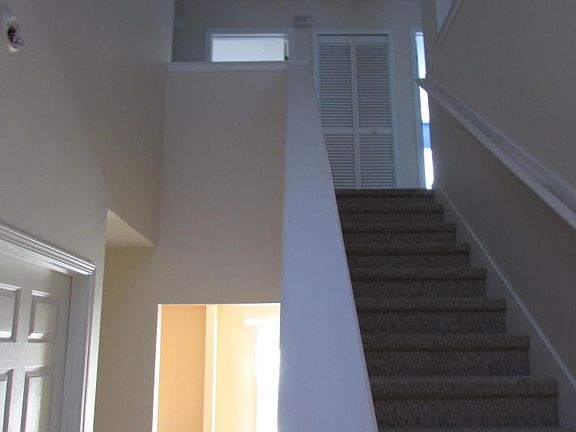 3rd image of 10736 Sandy Oaks Dr