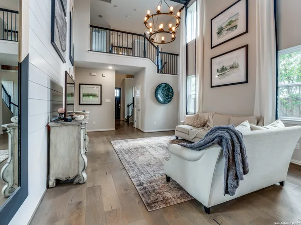 2096 cowan, New Braunfels, TX 78132