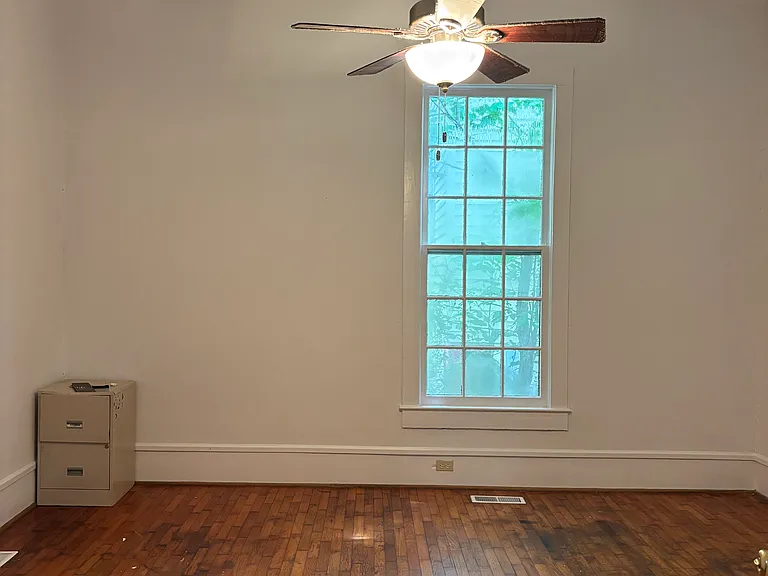 305 Kingston Ave NE — Photo 7