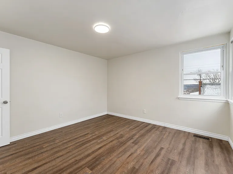 1330 Beverly Rd — Photo 12