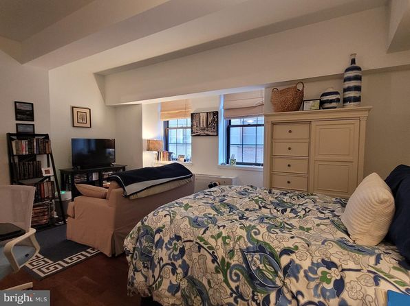 219 S 18th St #29-405A