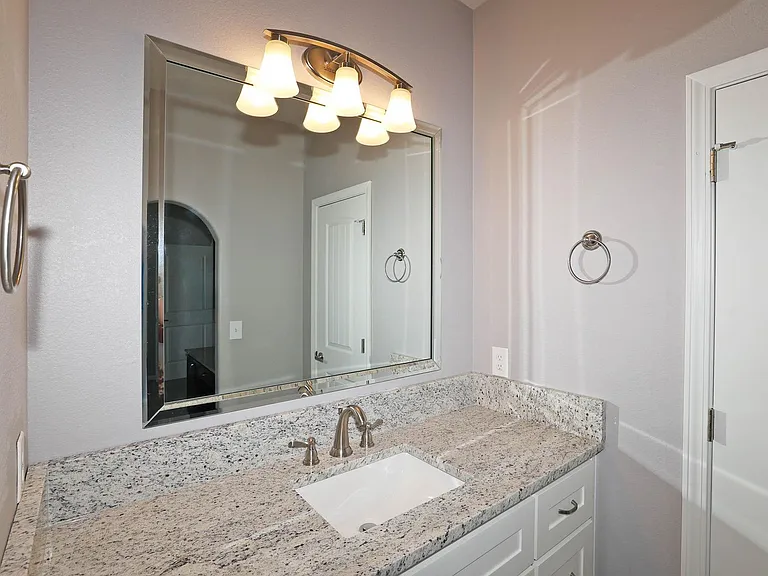 7501 Continental Pkwy — Photo 38