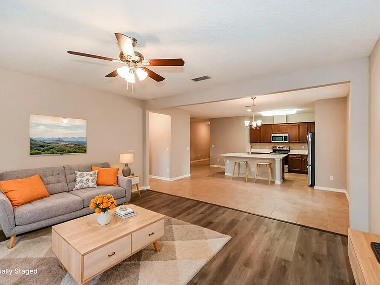 2325 Creekfront Dr — Photo 3