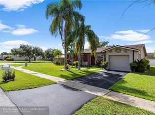 11820 NW 36th Pl, Sunrise, FL 33323