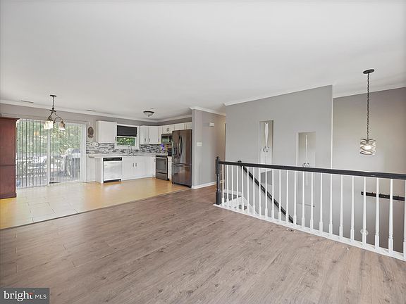 5th image of 1032 Kasinof Ave