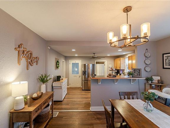 2nd image of 1018 N 10th St