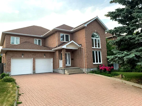1633 Saint Barbara St #1, Ottawa, ON K1T 1L8