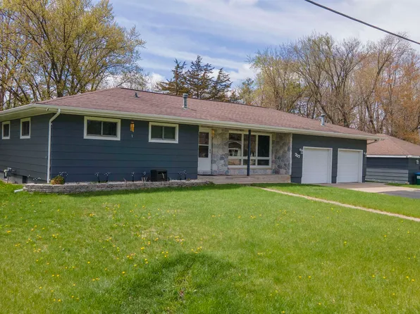 707 Sunset Dr, Redgranite, WI 54970