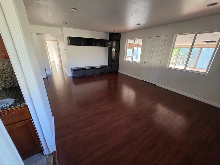 381 Marylinn Dr — Photo 11