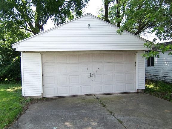 3rd image of 2404 Neva Dr