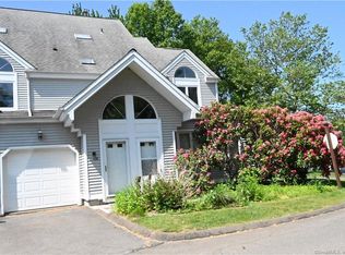 560 Silver Sands Rd UNIT 606, East Haven, CT 06512