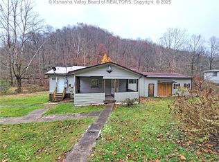 3045 Fields Creek Rd, Winifrede, WV 25214