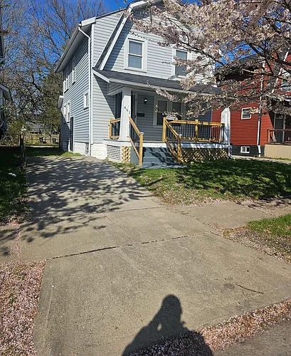 491 Townsend Ave Photo 1