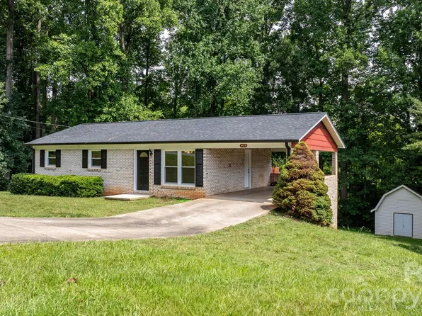 2428 Cedar Valley Dr, Conover, NC 28613