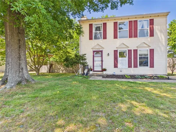 1753 Moonstone Dr, Virginia Beach, VA 23456