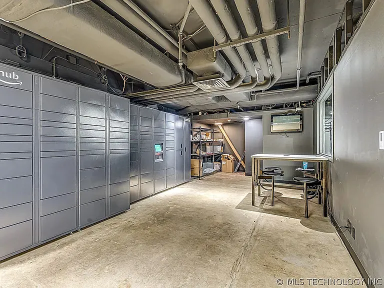 450 W 7th St #1606 — Photo 27