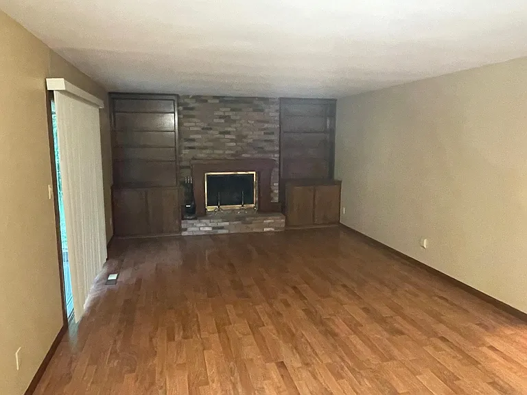 389 Cheryl Dr — Photo 1