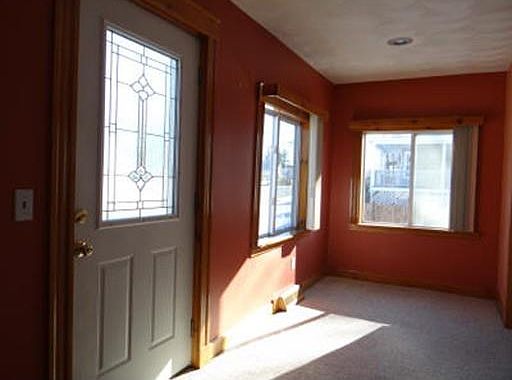 4th image of 228 Essex St