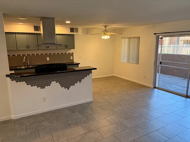 2 bed, 966 sqft, $1,700 — Photo 3