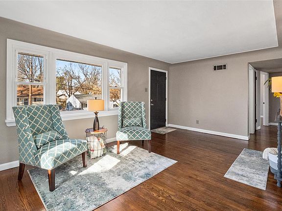4th image of 3354 W Tennyson Ave