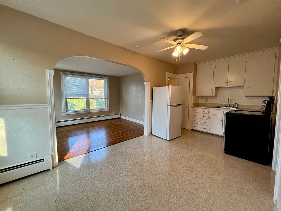 285 Baxter St #1F