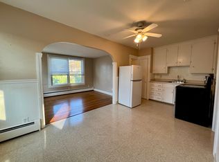 285 Baxter St #1F, Pawtucket, RI 02861