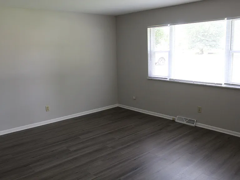 90 Poplar Grove Dr — Photo 4