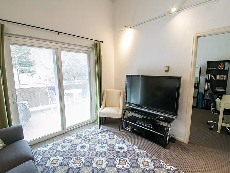 935 Broadway St. #203 — Photo 9