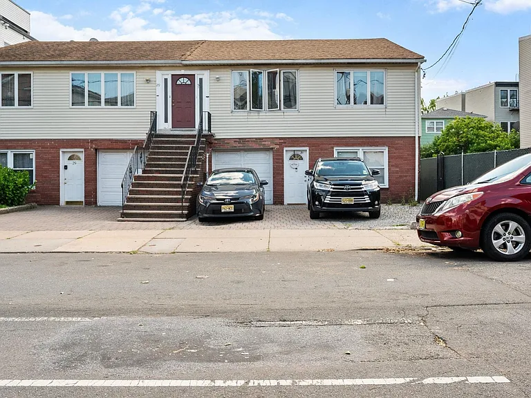 31 Leonard St #2 — Photo 11