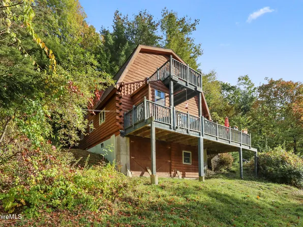 84 Lebanon Springs Rd, Hancock, MA 01237