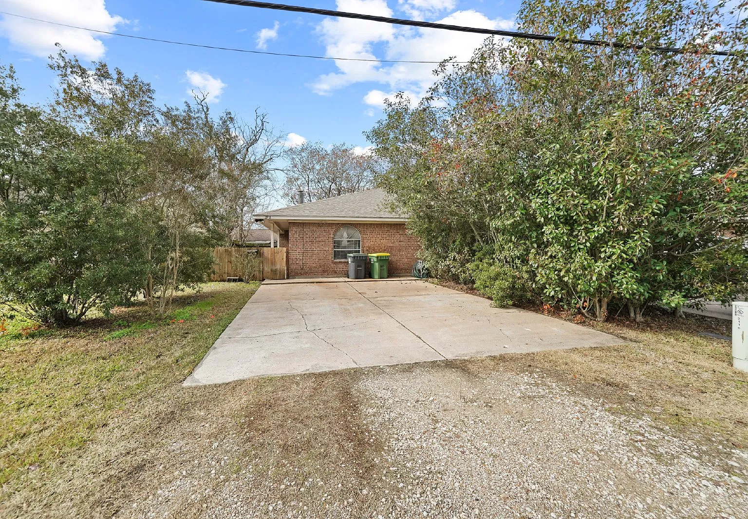 3 bed, 1.5 bath, 1155 sqft, $1,650 — Photo 2