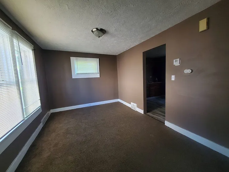7919 Force Ave — Photo 4