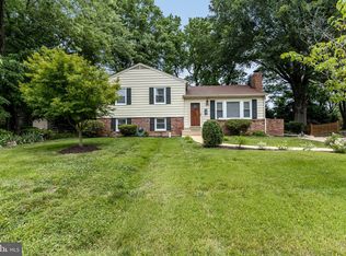 1210 Croton Dr, Alexandria, VA 22308