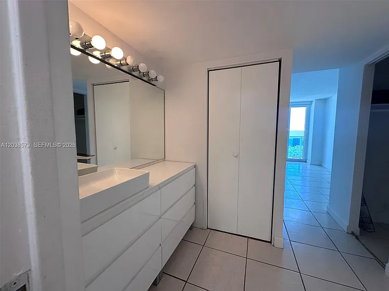 100 Bayview Dr #823 — Photo 14