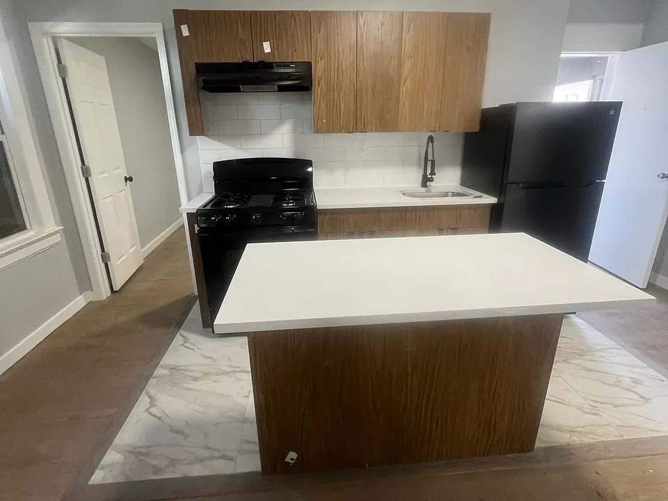145 Vermont Ave #2