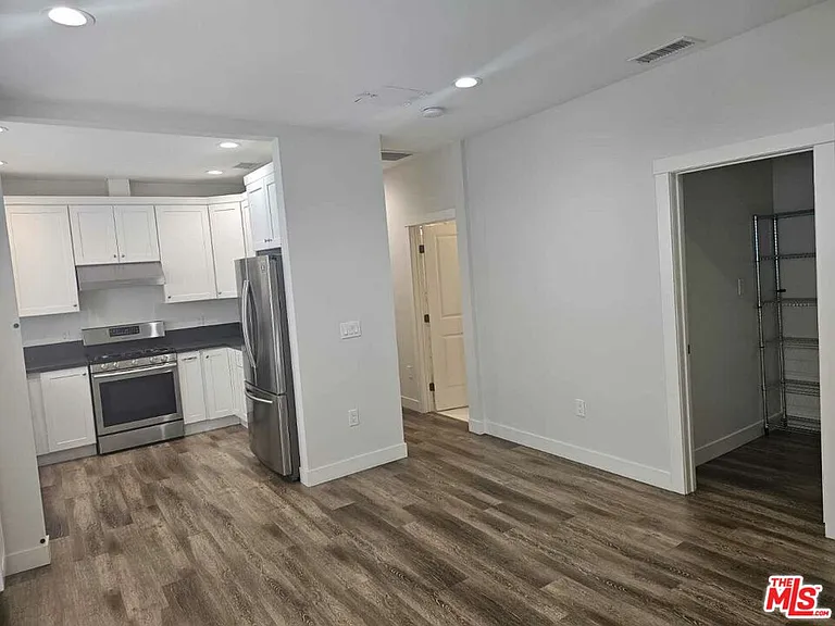 833 S Catalina St — Photo 2
