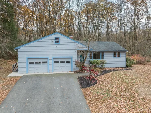 34 Hockanum Rd, Hadley, MA 01035