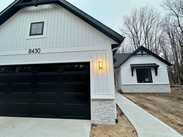 8430 Jameson Ct, Alto, MI 49302