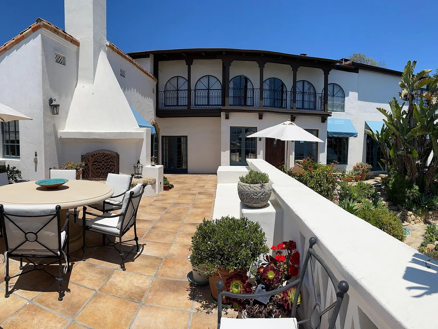 4 bed, 3.5 bath, 3700 sqft, $18,000 — Photo 3