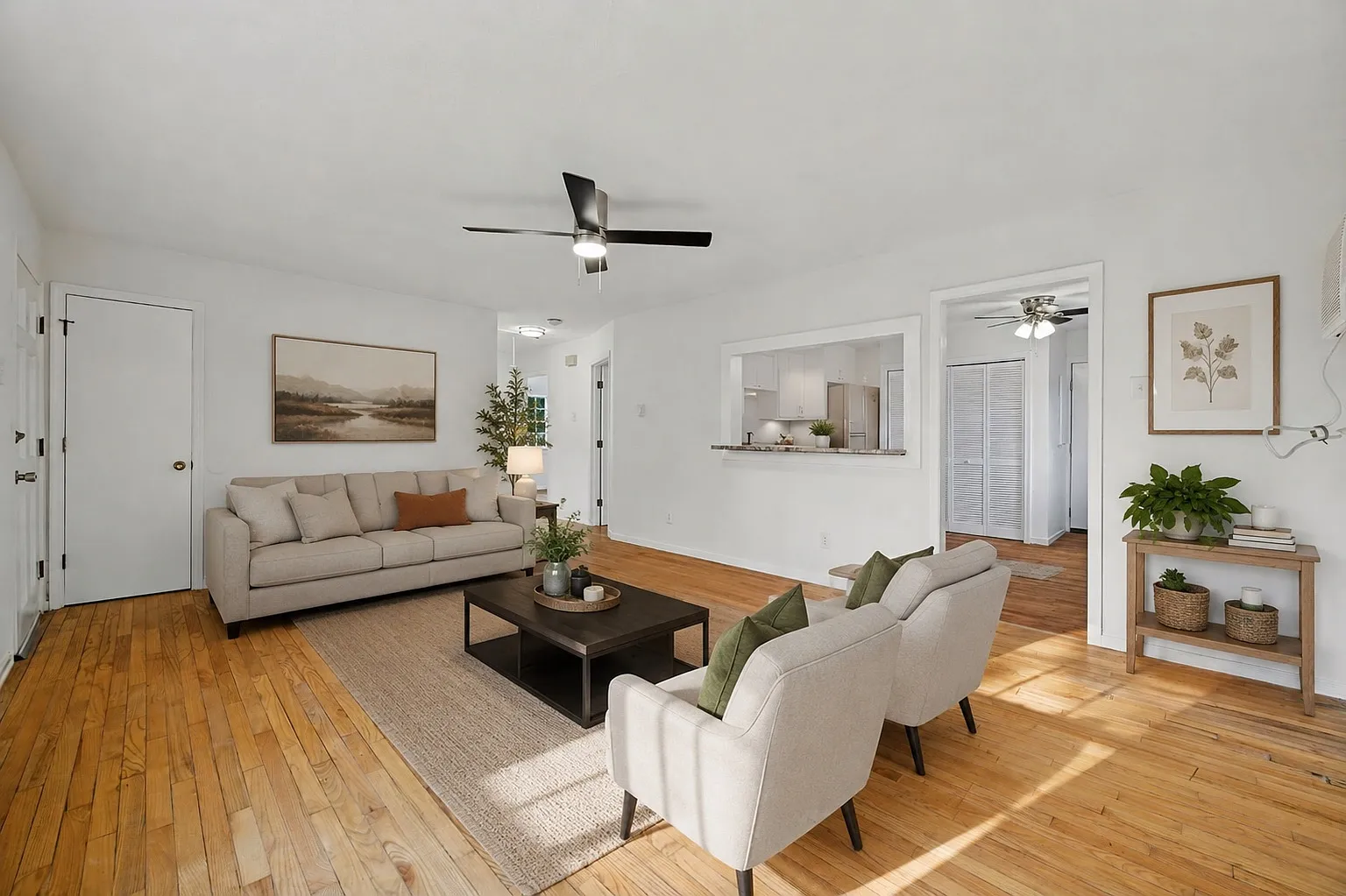 3 bed, 980 sqft, $2,195 — Photo 2