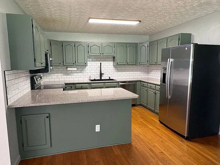 671 Circle Dr — Photo 8