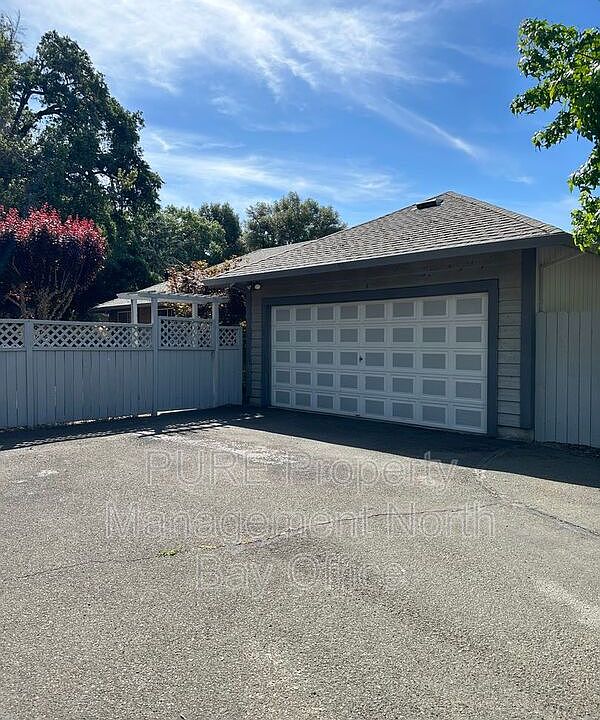 1st image of 7920 Oak Pond Ct