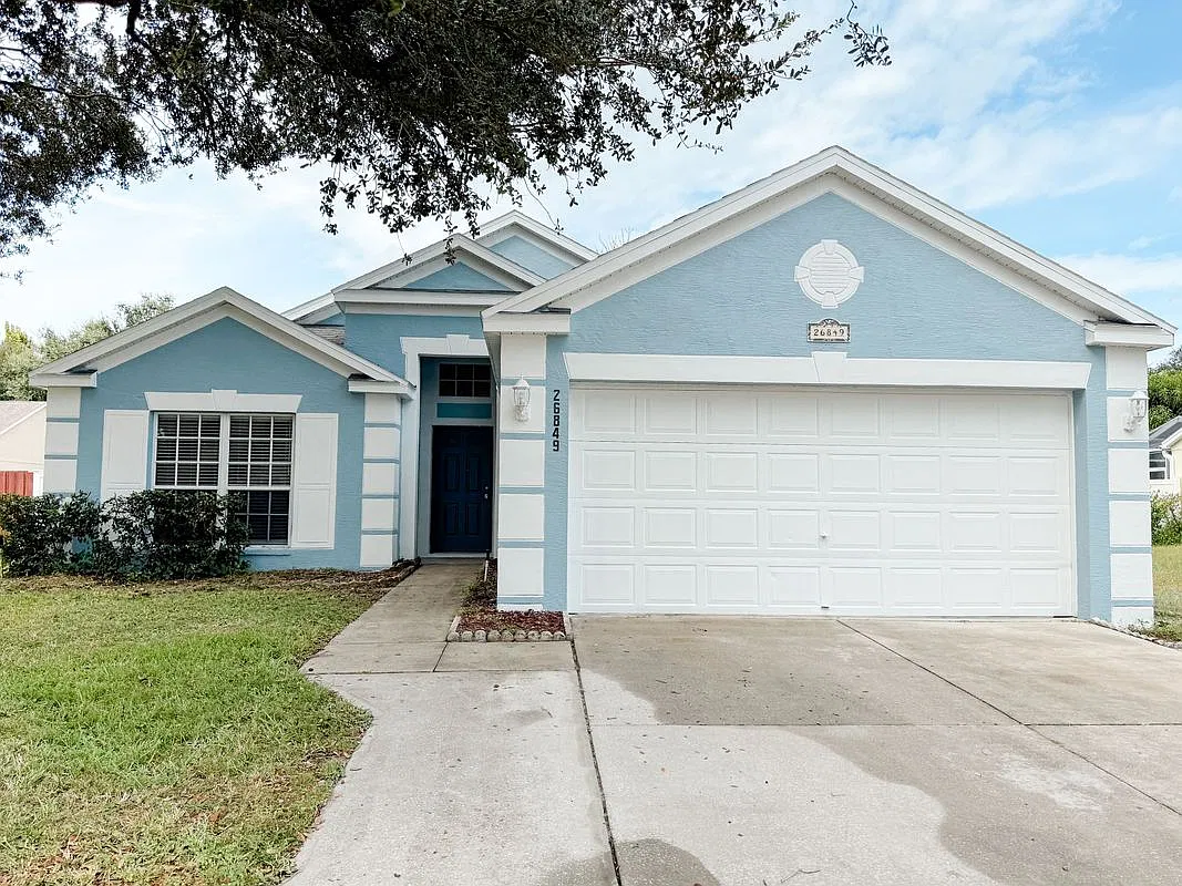 4 bed, 2.0 bath, 1685 sqft, $2,450 — Photo 1