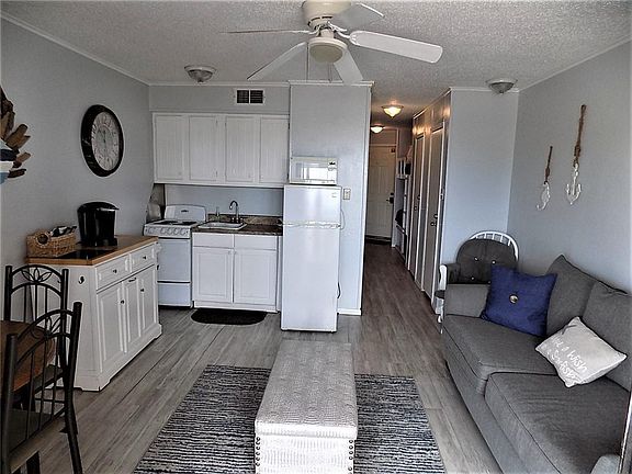 4th image of 3938 Surfside Blvd Unit 1220