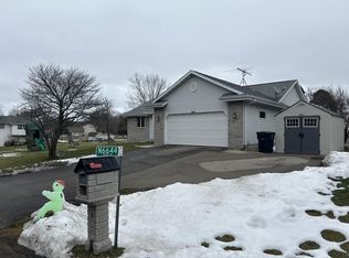 N6644 Laurel Rd, Elkhorn, WI 53121