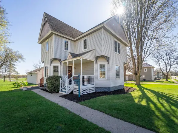 413 Wapsie St, Sumner, IA 50674
