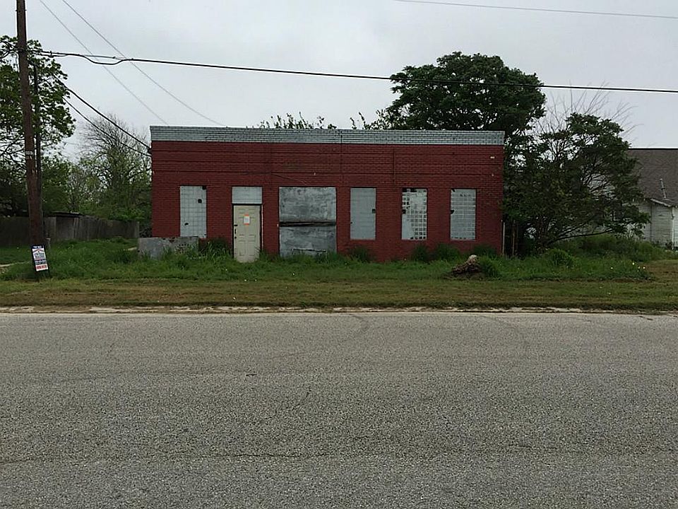 1st image of 110 4th St N