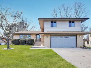 4407 Sycamore Ln, Rolling Meadows, IL 60008