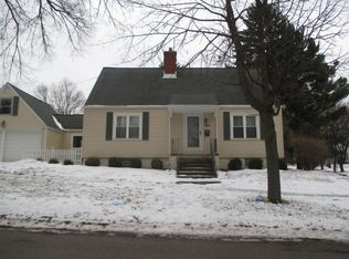 101 S Park St, Westmont, IL