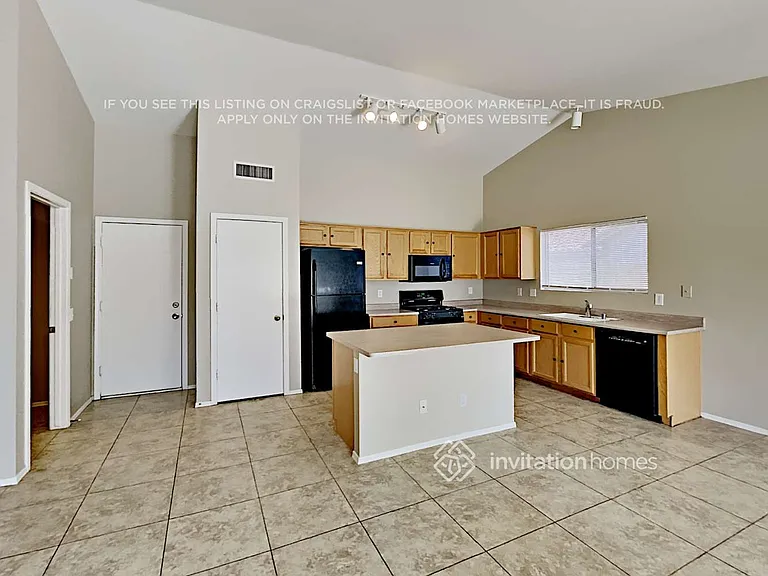 7039 S 19th St — Photo 7